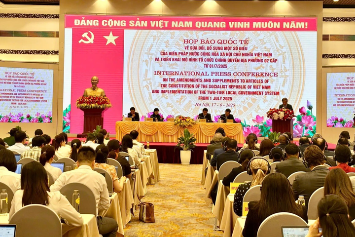 Họp báo quốc tế công bố Quyết định vận hành mô hình chính quyền địa phương 2 cấp