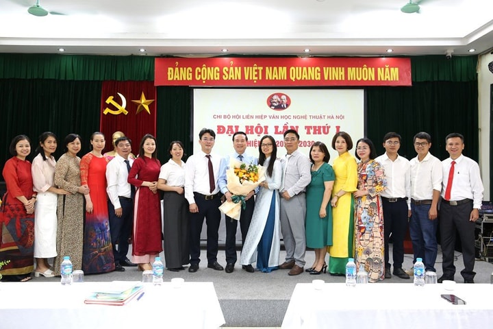 Chi bộ Hội Liên hiệp VHNT Hà Nội: Chung sức xây dựng Thủ đô “Văn hiến - Văn minh - Hiện đại”