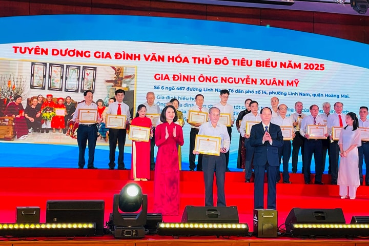 Tôn vinh 80 gia đình văn hóa tiêu biểu Thủ đô