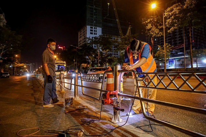 Hà Nội thực hiện điều chỉnh phân làn phương tiện giao thông trên đường Phạm Văn Đồng từ 4/7