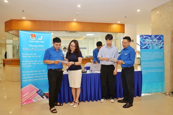Hà Nội đẩy mạnh tuyên truyền Nghị quyết số 57-NQ/TW của Bộ Chính trị và Phong trào "Bình dân học vụ số"