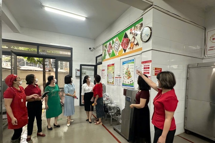 Hà Nội triển khai công tác tổ chức bữa ăn bán trú tại các trường công lập