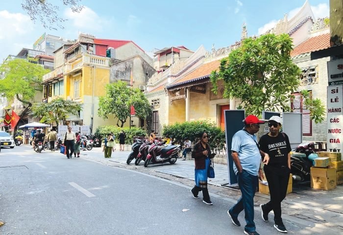 Phố Hàng Buồm - Không gian di sản giữa lòng thành phố sáng tạo