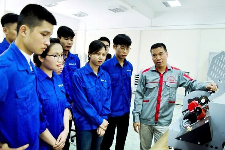 Hà Nội: Hỗ trợ đào tạo nghề với người hoạt động không chuyên trách nghỉ việc