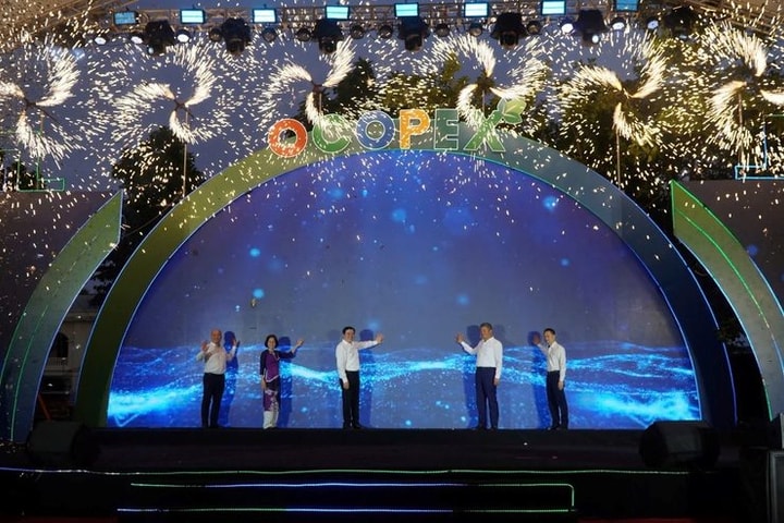 Khai mạc Hội chợ OCOPEX 2025 tại Hoàng thành Thăng Long