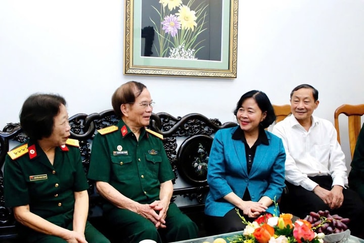 Hà Nội gặp mặt cán bộ lão thành, người có công dịp Quốc khánh 2/9