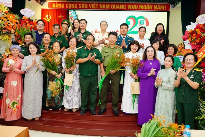 "Mãi mãi tuổi 20": Hành trình tri ân - tôn vinh - thiện nguyện - truyền lửa