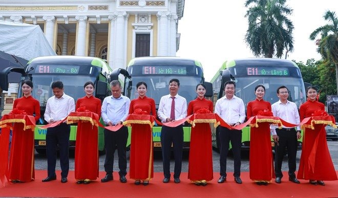 Hà Nội có thêm tuyến buýt điện miễn phí E11 kích cầu du lịch dịp lễ 2/9