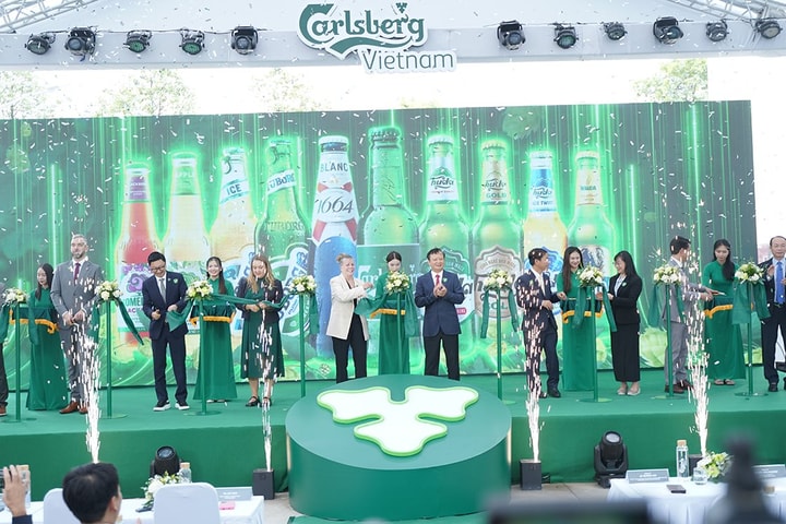 Khánh thành Nhà máy bia Phú Bài mở rộng, nơi sản xuất bia lớn nhất của Tập đoàn Carlsberg tại châu Á