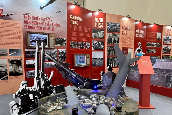 "Thủ đô văn hiến, anh hùng" được tái hiện qua hàng trăm hình ảnh, hiện vật tiêu biểu