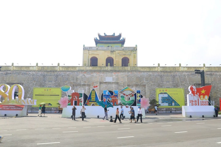 Hàng nghìn du khách tham quan, trải nghiệm Không gian Truyền thống và Sáng tạo Hà Nội dịp 2/9
