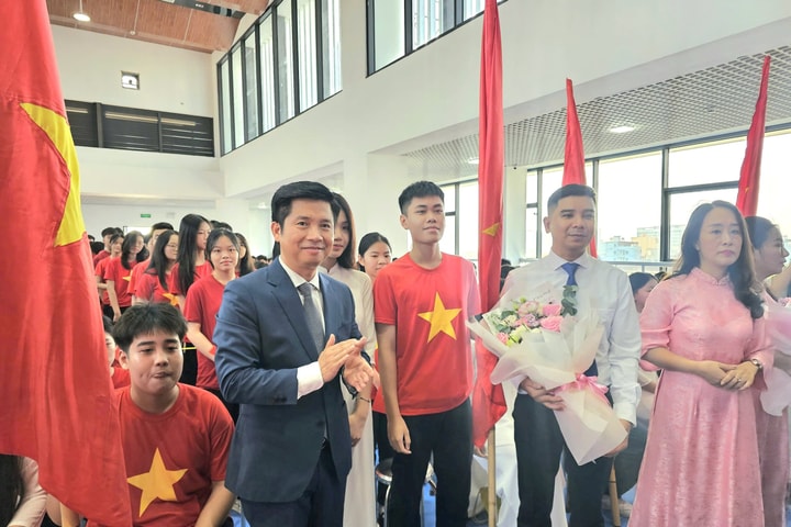 Niềm vui lan tỏa từ ngôi trường THPT Đỗ Mười khang trang, hiện đại