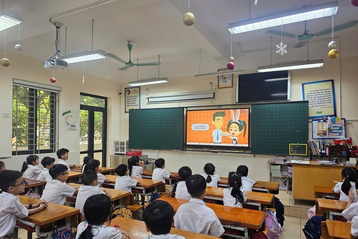 Chủ tịch TP. Hà Nội chỉ đạo đảm bảo bữa ăn bán trú cho học sinh
