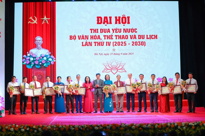 Tôn vinh những điển hình tiên tiến ngành Văn hoá
