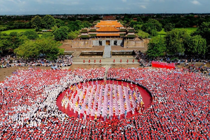 Phu Văn Lâu - Nghinh Lương Đình là điểm cầu truyền hình chung kết Đường lên đỉnh Olympia tại Cố đô Huế