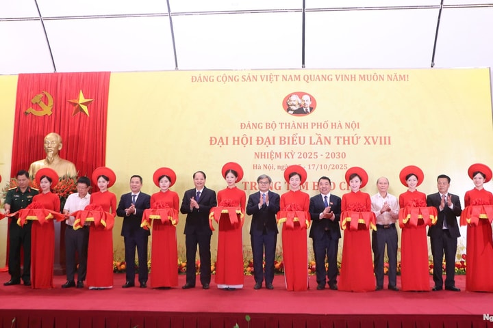 Khai trương Trung tâm báo chí phục vụ Đại hội XVIII Đảng bộ Thành phố Hà Nội