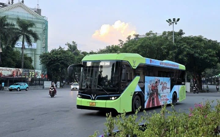 Tăng cường xe buýt phục vụ Hội chợ mùa Thu 2025