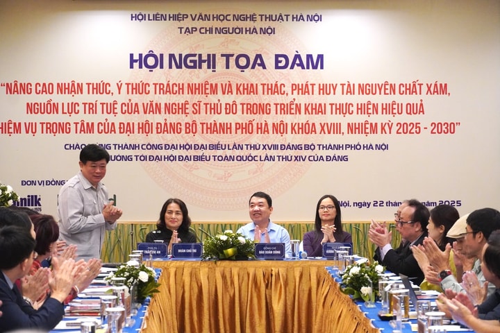 🔴Trực tiếp Tọa đàm: Nâng cao nhận thức, ý thức trách nhiệm và khai thác, phát huy tài nguyên chất xám, nguồn lực trí tuệ của văn nghệ sĩ Thủ đô trong triển khai thực hiện nhiệm vụ trọng tâm của Đại hội Đảng bộ TP Hà Nội