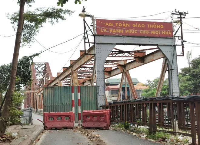 Cấm xe qua cầu Long Biên hướng sang trung tâm thành phố từ ngày 1/11