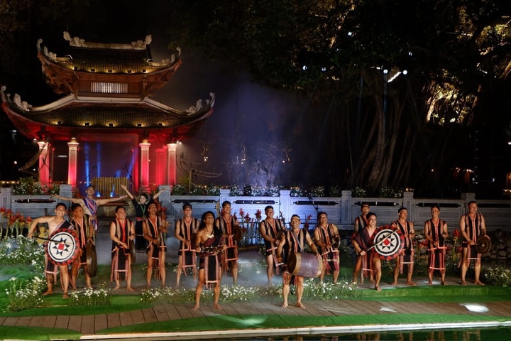 "Sông Hồng gọi, đại ngàn reo" – Âm vang cồng chiêng giữa lòng Thăng Long - Hà Nội