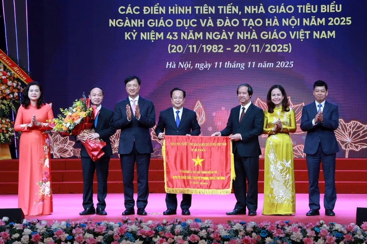 Hà Nội tuyên dương điển hình tiên tiến, nhà giáo tiêu biểu năm 2025