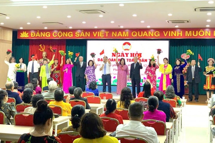 Rộn ràng Ngày hội Đại đoàn kết toàn dân tộc phường Cửa Nam