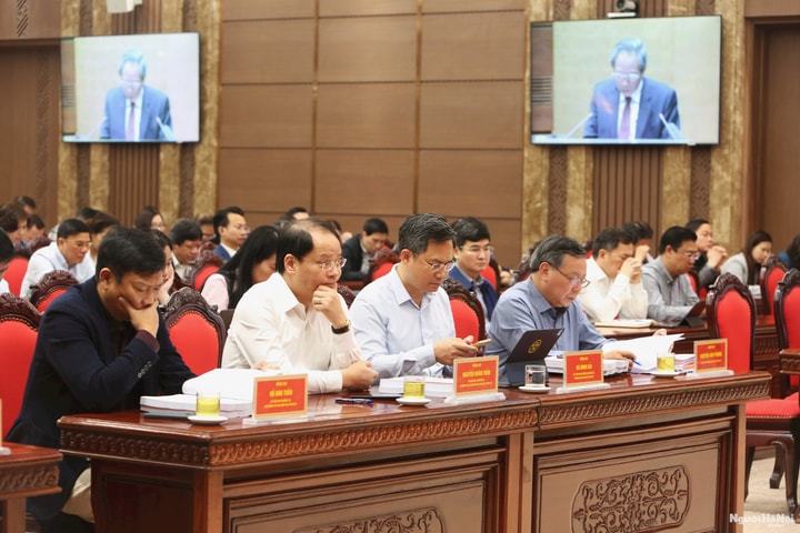 Thành ủy Hà Nội kết nối trực tuyến Hội nghị triển khai công tác bầu cử đại biểu Quốc hội khóa XVI và đại biểu HĐND các cấp nhiệm kỳ 2026-2031