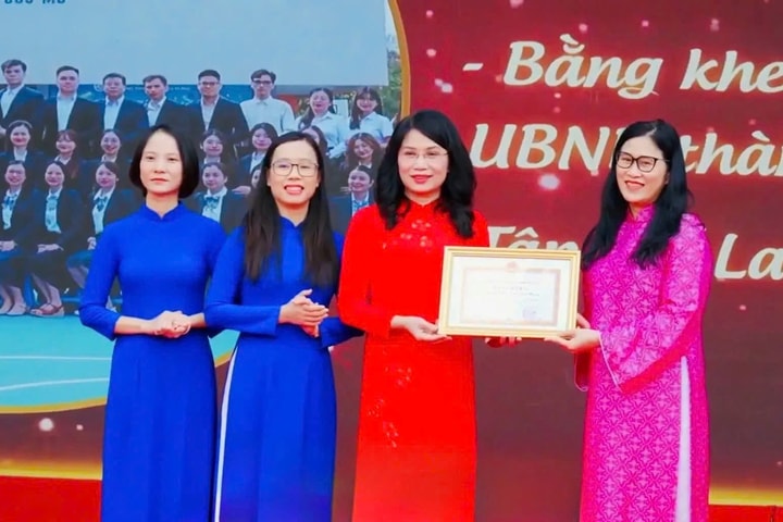 Trường THCS Trần Duy Hưng kỷ niệm 43 năm Ngày Nhà giáo Việt Nam