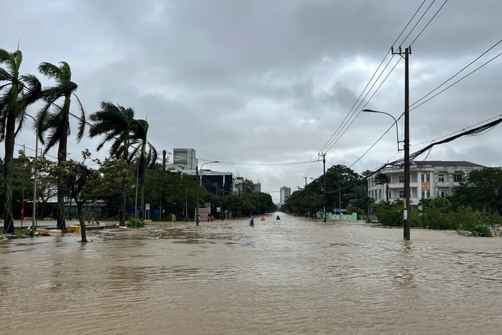 Bộ Chính trị chỉ đạo công tác khắc phục hậu quả do mưa, lũ đặc biệt lớn ở Trung Bộ