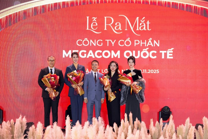 Ấn tượng Show thời trang “Chuyển động - Tái sinh” tôn vinh vẻ đẹp của phụ nữ hiện đại