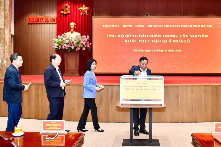 Nhân dân Thủ đô ủng hộ đồng bào miền Trung, Tây Nguyên khắc phục hậu quả mưa lũ