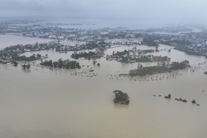 Thủ tướng chỉ đạo giải pháp khôi phục sản xuất, ổn định đời sống Nhân dân sau mưa lũ