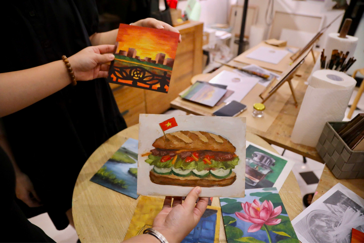 Oil Painting Workshop - Hồ Tây: Khi sắc màu hội họa kéo bạn bè quốc tế đến gần hơn với Hà Nội