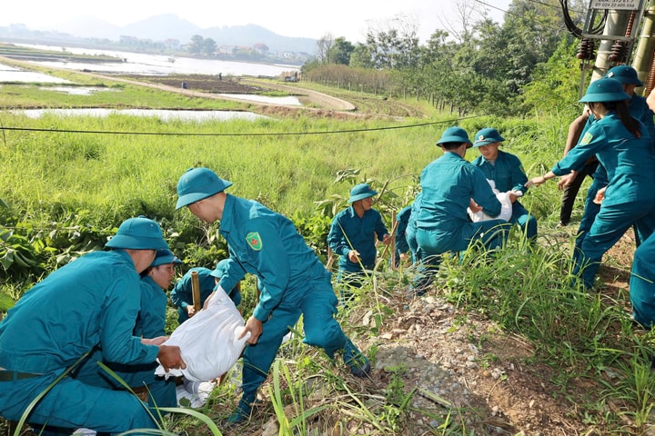 Phường Tùng Thiện diễn tập phòng chống thiên tai, củng cố năng lực quản lý rủi ro thiên tai dựa vào cộng đồng
