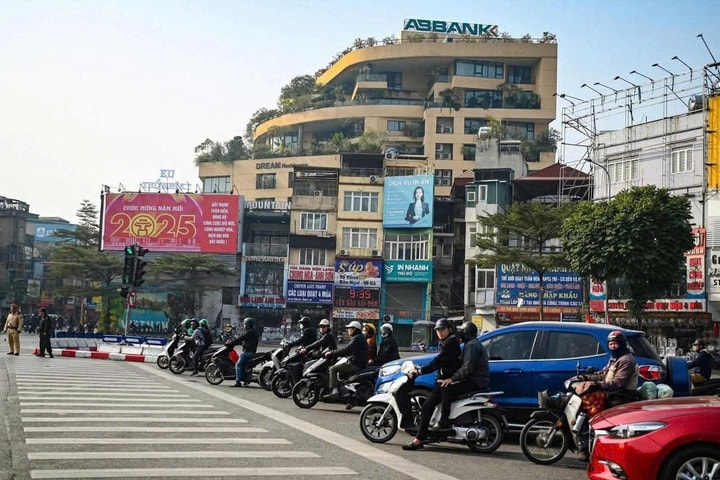 Hà Nội thông qua Nghị quyết cấm xe máy xăng theo giờ trong vành đai 1