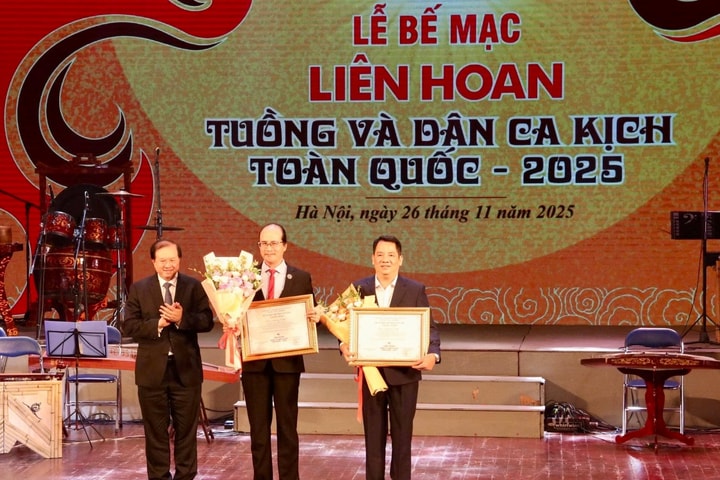 “Lửa cháy Phiên Ngung” và “Chìm trong vòng xoáy” đoạt Huy chương vàng tại Liên hoan Tuồng và Dân ca kịch toàn quốc 2025