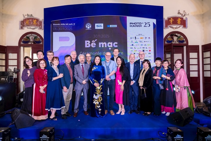 Nhiếp ảnh quốc tế Photo Hanoi’25: Thu hút đông đảo giới trẻ Thủ đô yêu thích nghệ thuật nhiếp ảnh