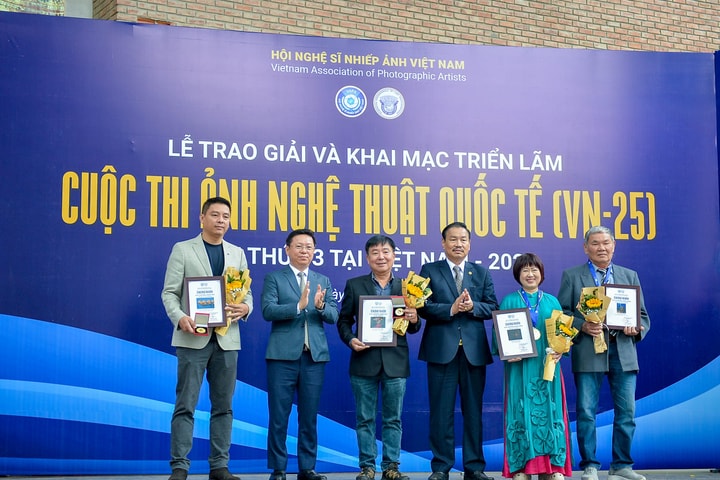 Trao 47 giải thưởng tại Cuộc thi Ảnh nghệ thuật Quốc tế VN-25