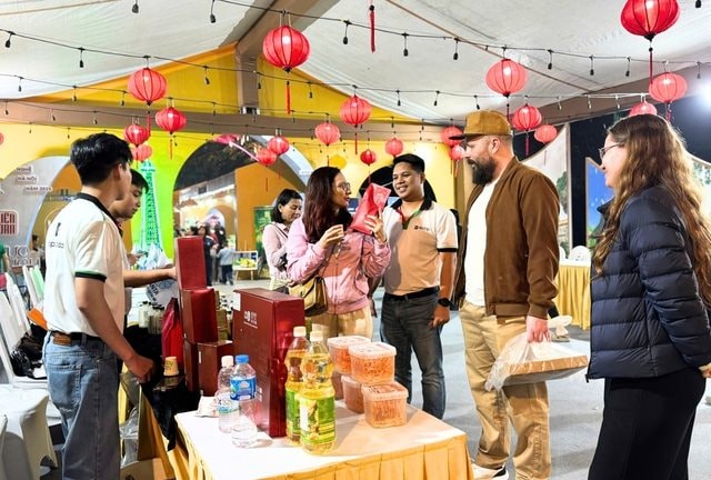 Khai mạc Liên hoan Ẩm thực và Du lịch làng nghề, phố nghề Hà Nội 2025