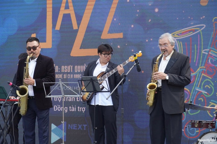 Điểm hẹn văn hóa mới bên Hồ Gươm