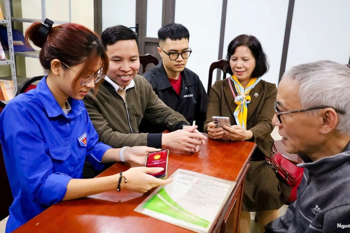 Phường Tây Hồ “phủ sóng” chữ ký số trên VNeID: Lấy người dân làm trung tâm trong chuyển đổi số từ cơ sở