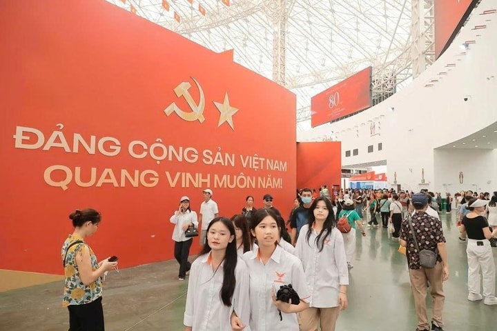 Triển lãm thành tựu kinh tế - xã hội 40 năm đổi mới hướng tới Đại hội Thi đua yêu nước toàn quốc lần thứ XI