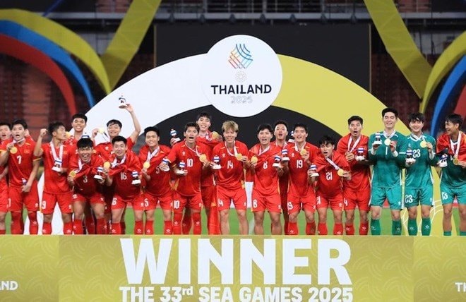 Lội ngược dòng thắng 3-2 trước Thái Lan, U22 Việt Nam vô địch SEA Games 33