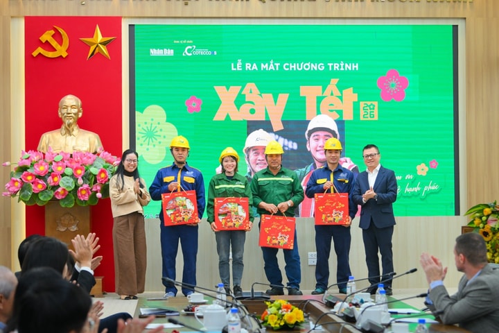 'Xây Tết 2026' trao hơn 30.000 phần quà cho công nhân trên cả nước