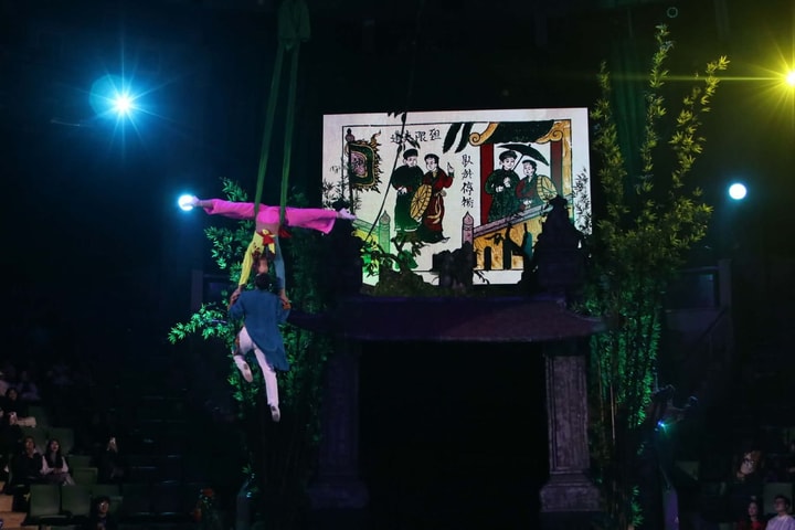 Xiếc đương đại đưa tranh Đông Hồ đến gần hơn với khán giả