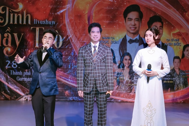 Ngọc Sơn đồng hành cùng học trò Anh Đức trong liveshow đầu tiên tại Đức