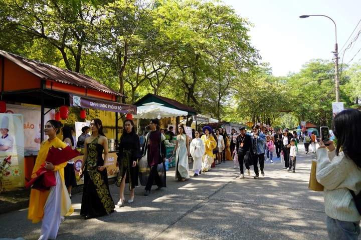 Ngành Du lịch Thủ đô đón hơn nửa triệu du khách trong kỳ nghỉ Tết Dương lịch 2026