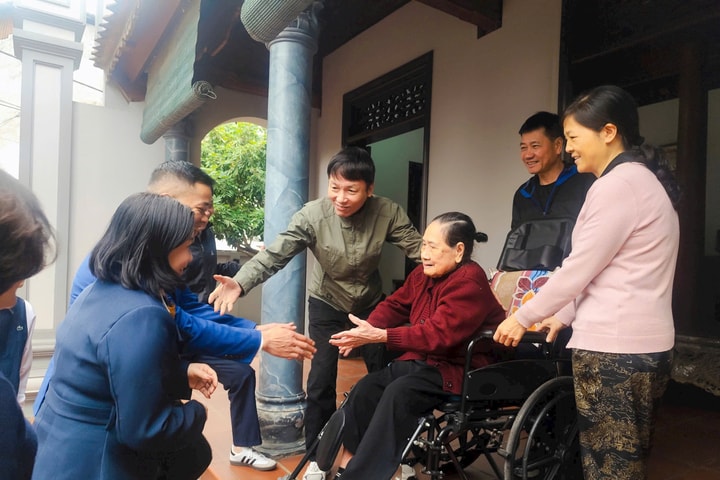 Hành trình lặng thầm của người lính hình sự và nghĩa tình bên mẹ Việt Nam Anh hùng