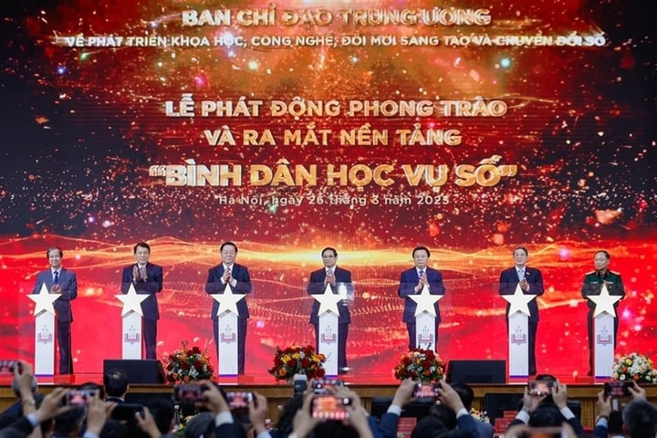 Phong trào “Bình dân học vụ số” - Nền tảng xã hội cho tiến trình chuyển đổi số của Thủ đô