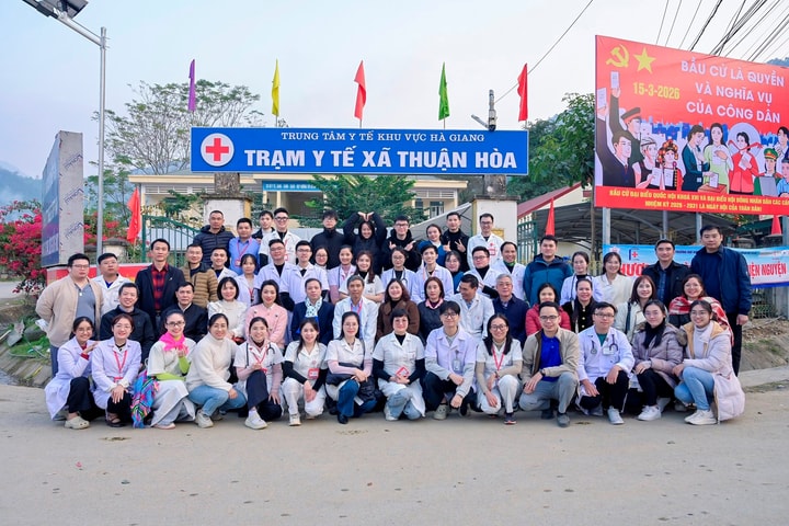 Nghĩa tình Vị Xuyên: Hành trình của những "chiến binh áo trắng"